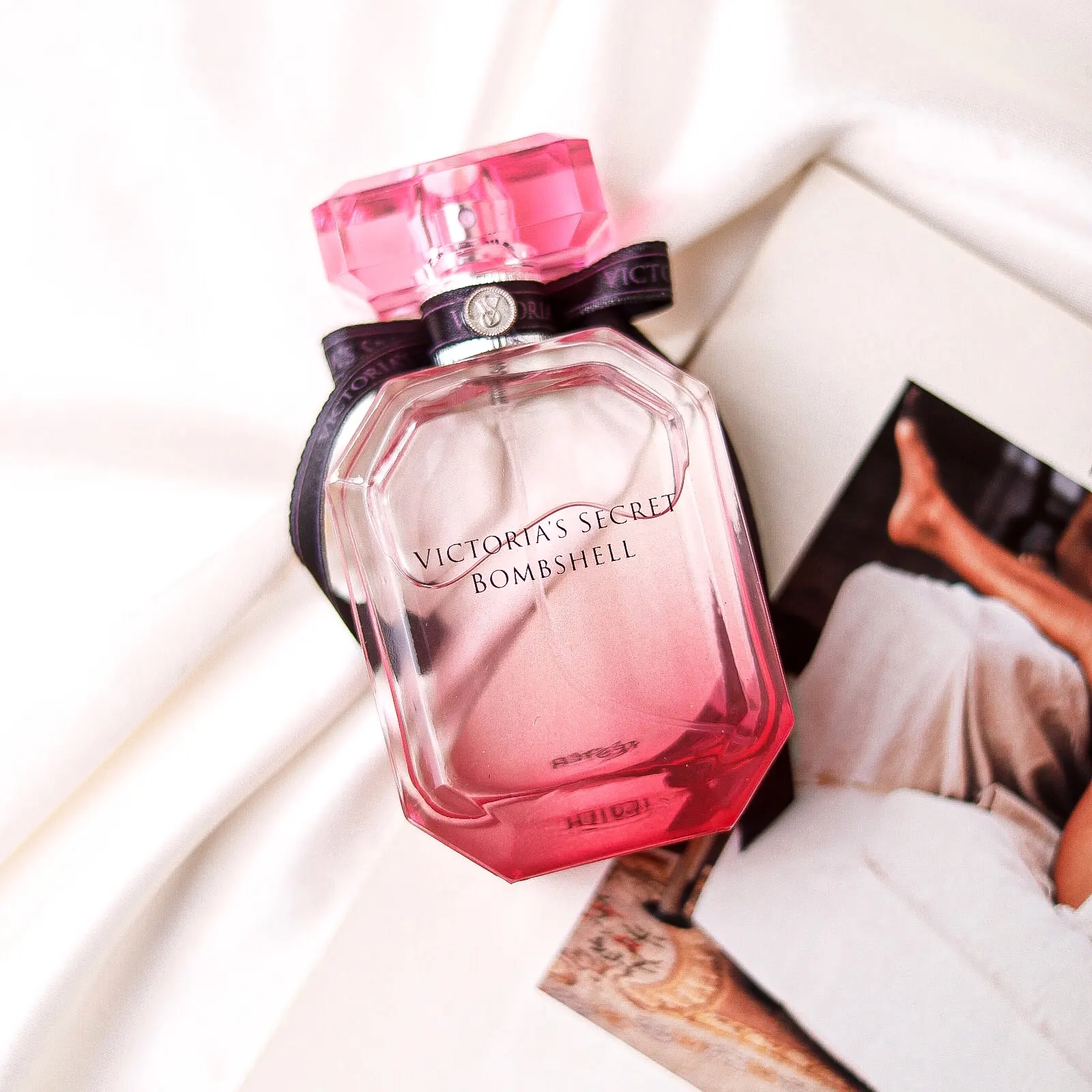 ادکلن-ویکتوریا-سکرت-بامب-شل-Victoria-Secret-Bombshell.webp ادکلن ویکتوریا سکرت بامب شل Victoria Secret Bombshell - تصویر 1